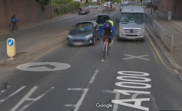 The photo for A1000 – Underhill left turn lane.